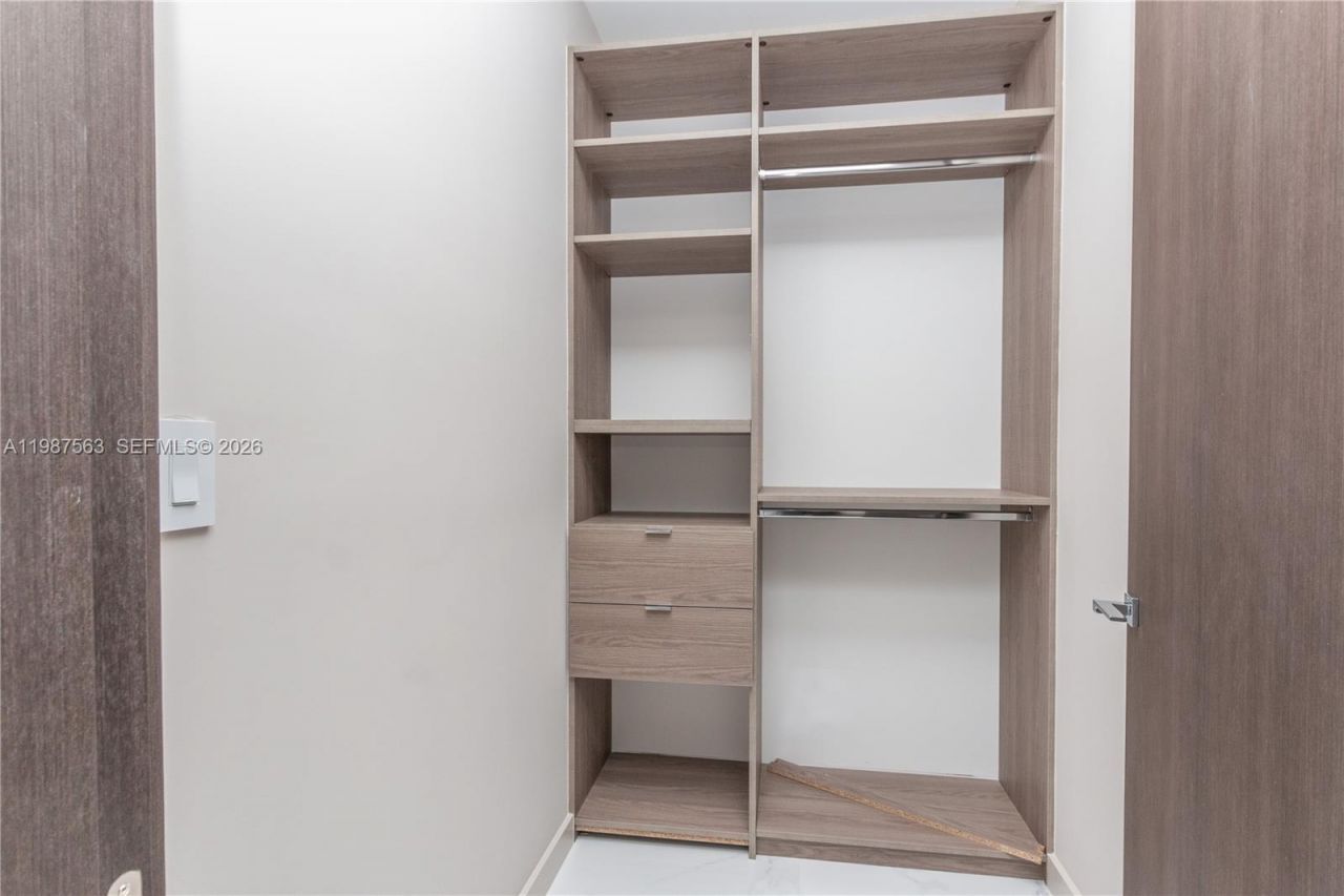 851 NE 1st Ave , Unit PH 4611, Miami, FL 33132 Photo