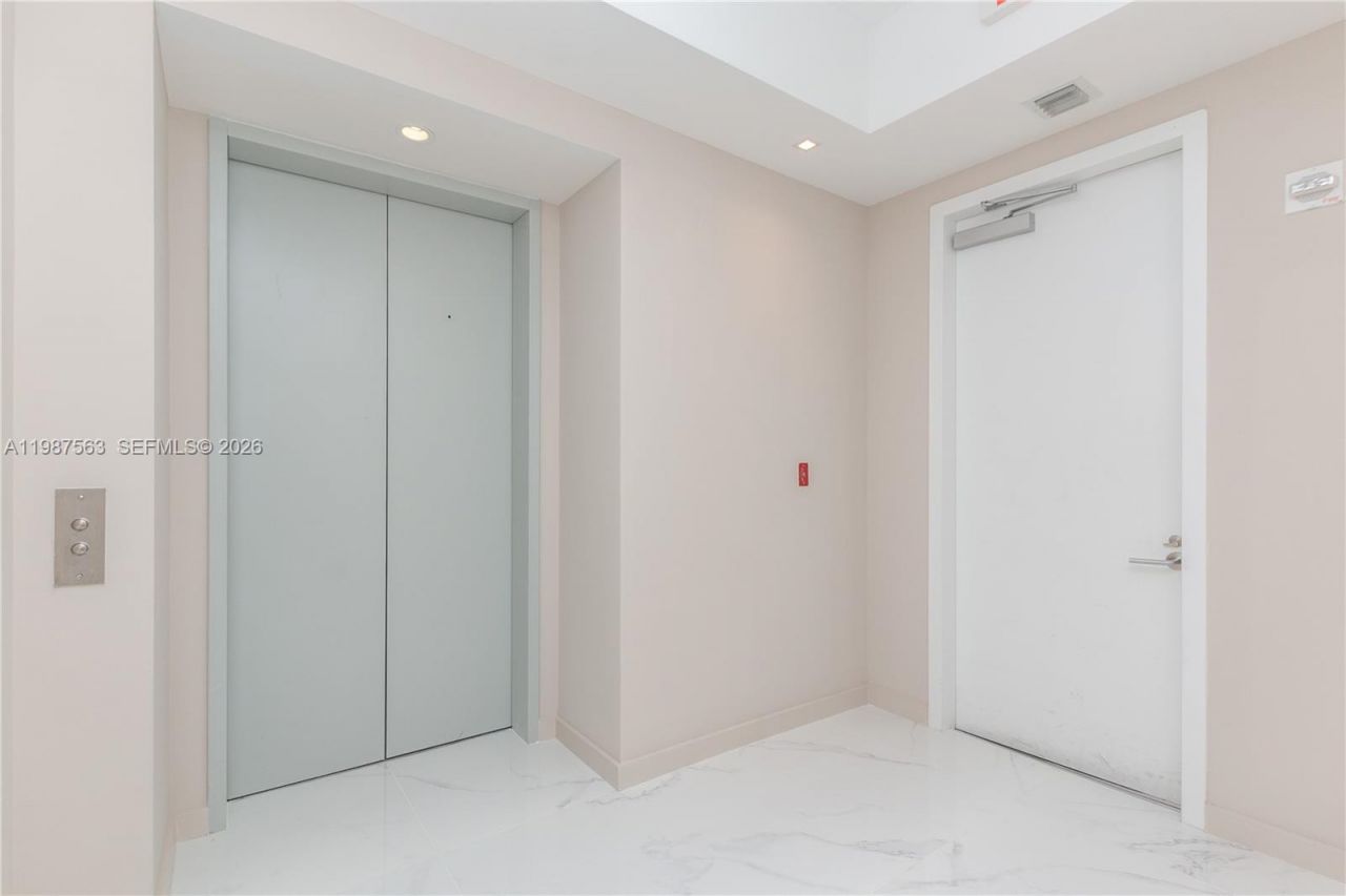 851 NE 1st Ave , Unit PH 4611, Miami, FL 33132 Photo