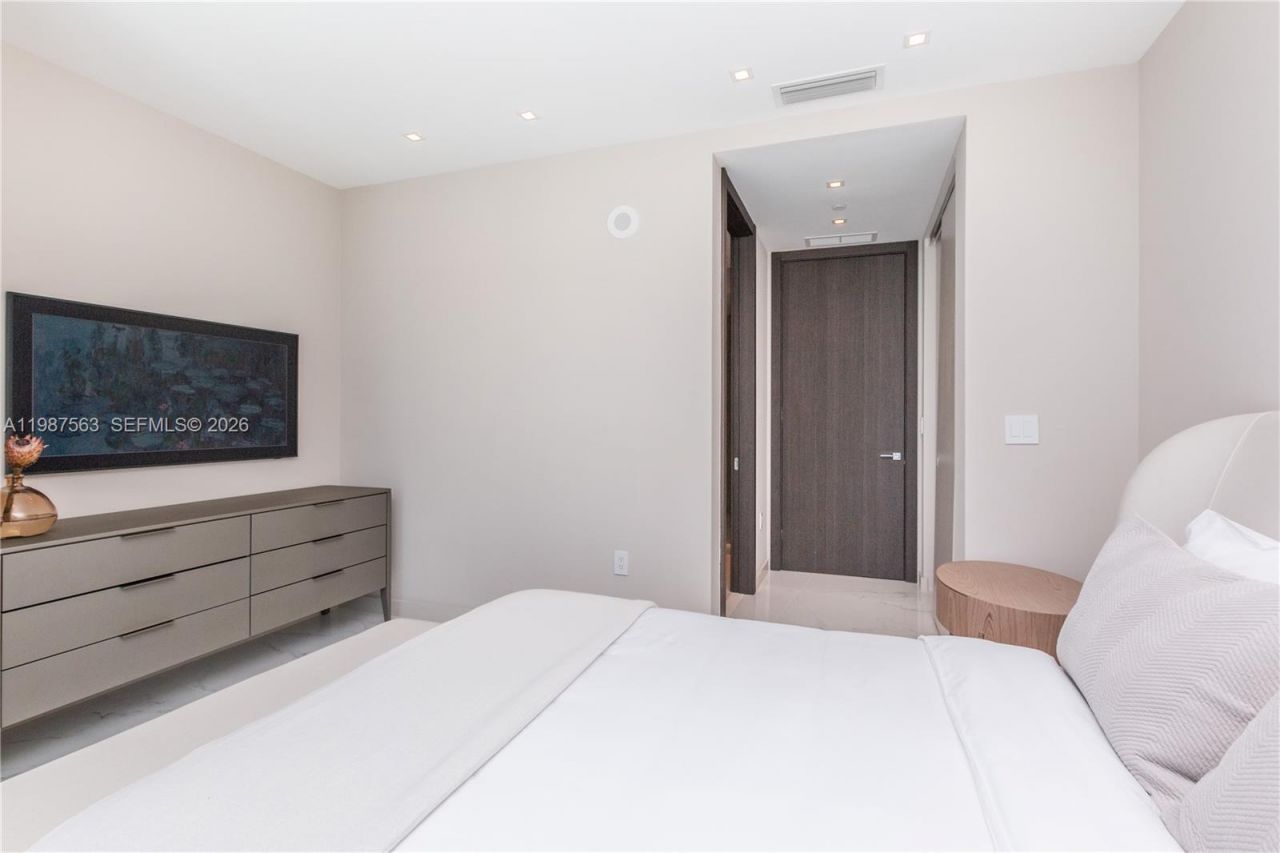 851 NE 1st Ave , Unit PH 4611, Miami, FL 33132 Photo