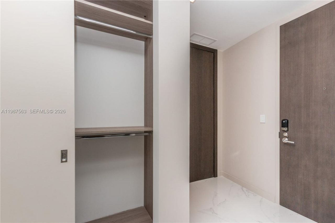 851 NE 1st Ave , Unit PH 4611, Miami, FL 33132 Photo