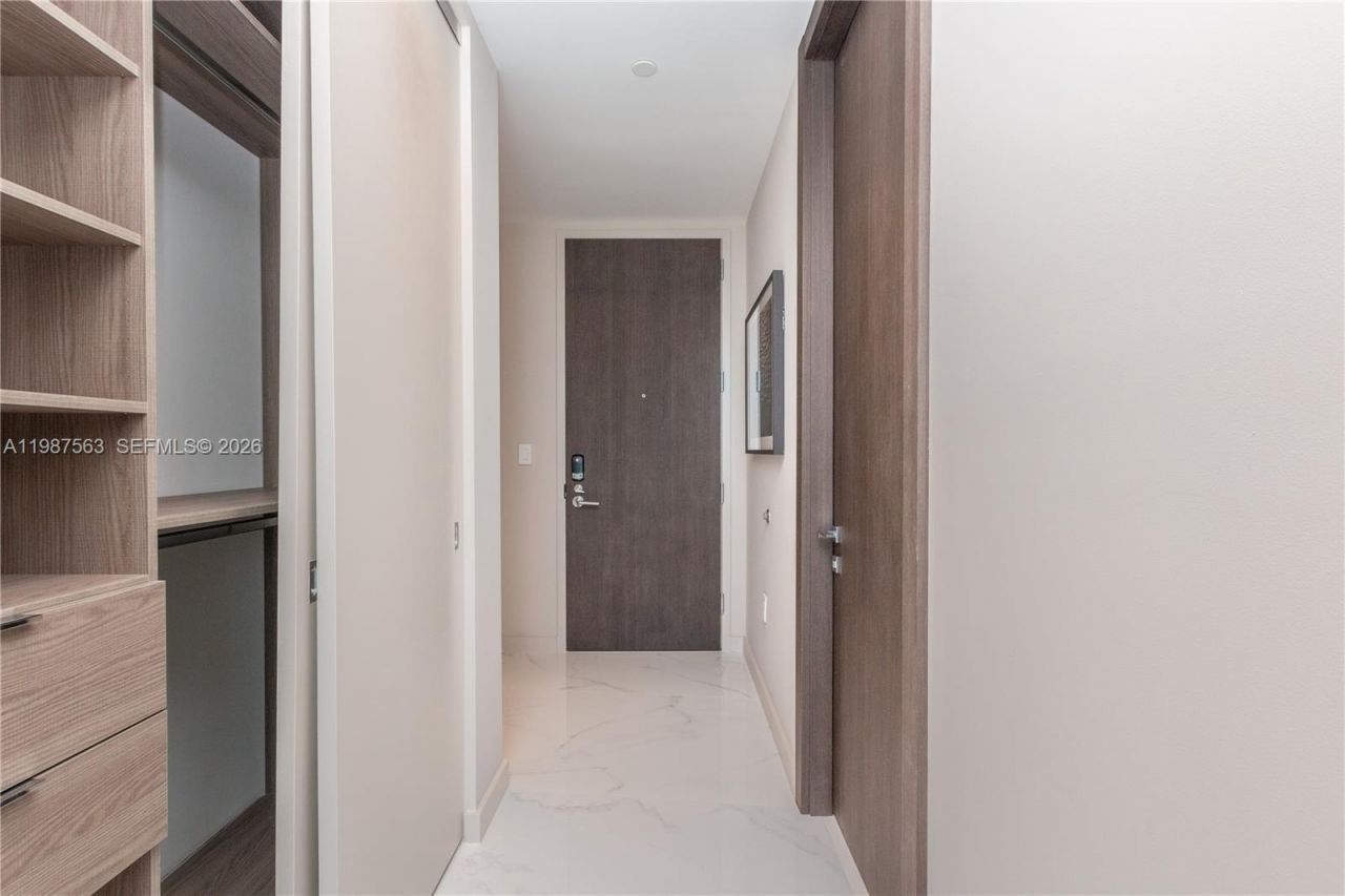 851 NE 1st Ave , Unit PH 4611, Miami, FL 33132 Photo