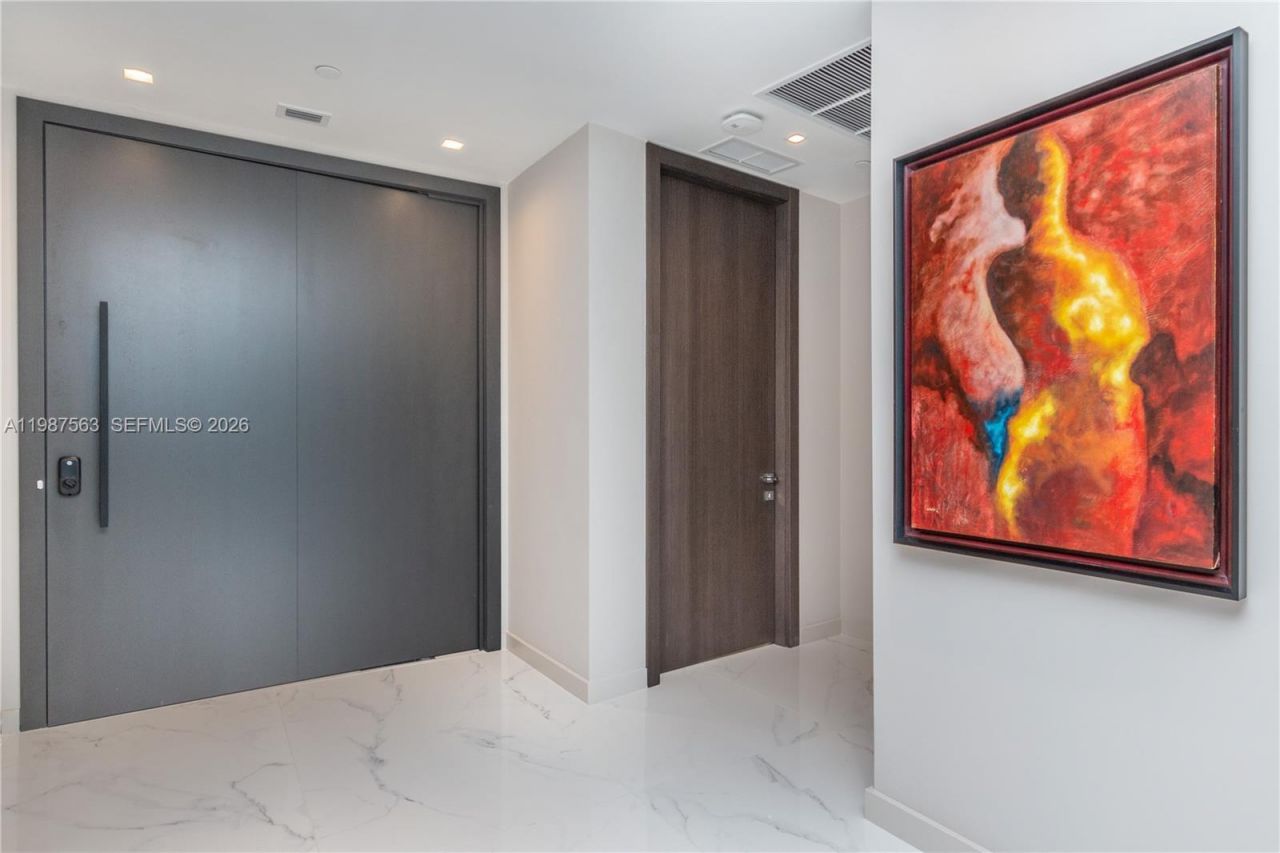 851 NE 1st Ave , Unit PH 4611, Miami, FL 33132 Photo