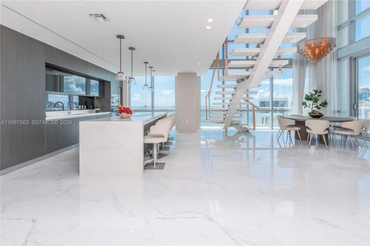 851 NE 1st Ave , Unit PH 4611, Miami, FL 33132 Photo