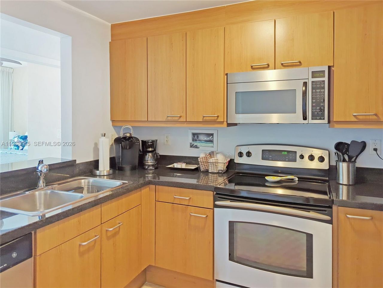 225 Collins Ave , Unit 4J, Miami Beach, FL 33139 Photo