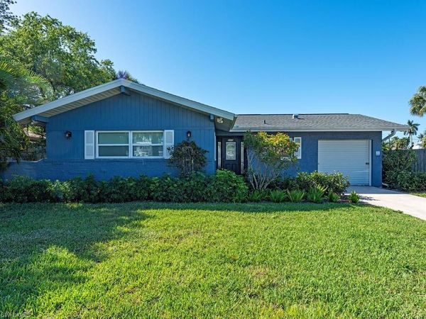 2772 Bayview DR, NAPLES, FL 34112