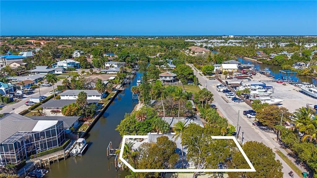 2836 Bayview Dr, Naples, FL 34112 Photo