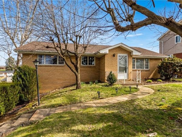 427 Carolina Dr, Oakdale, PA 15071