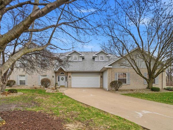 1404 Orchard Meadow Drive, Unit C, Burlington, IA 52601