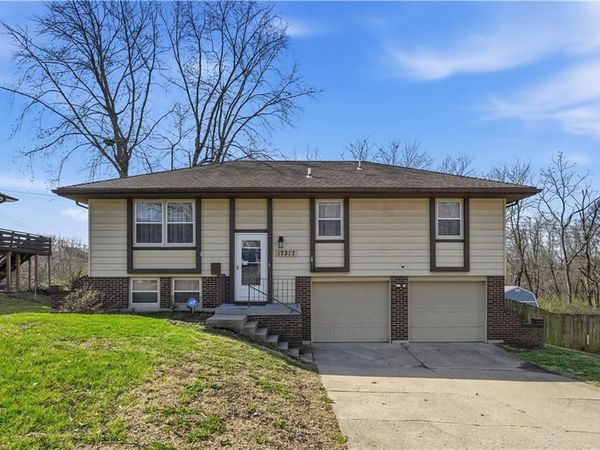17317 E 41st Street, Independence, MO 64055