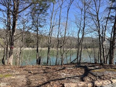 434 E Lakeshore Drive, Burnside, KY 42519