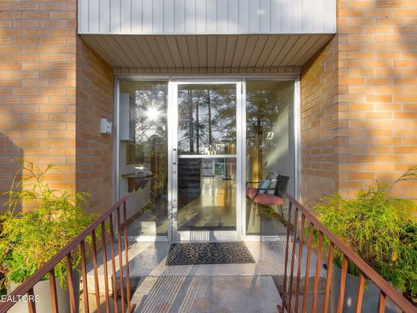 3104 N Broadway St, Knoxville, TN 37917