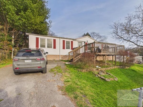 208 Riffe Street, Sophia, WV 25921