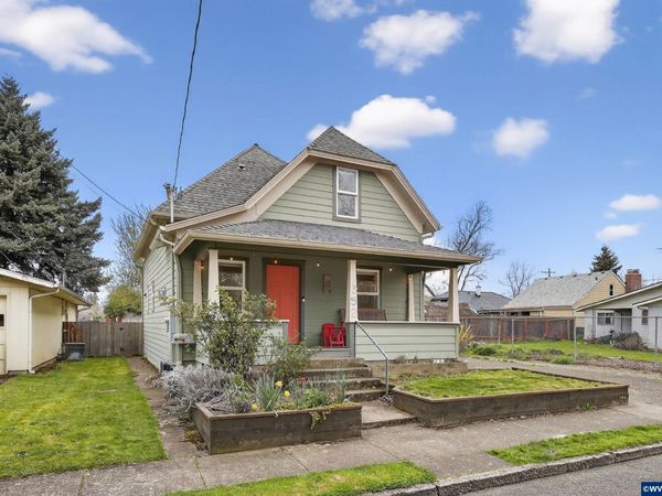 352 21st Av NE, Salem, OR 97301