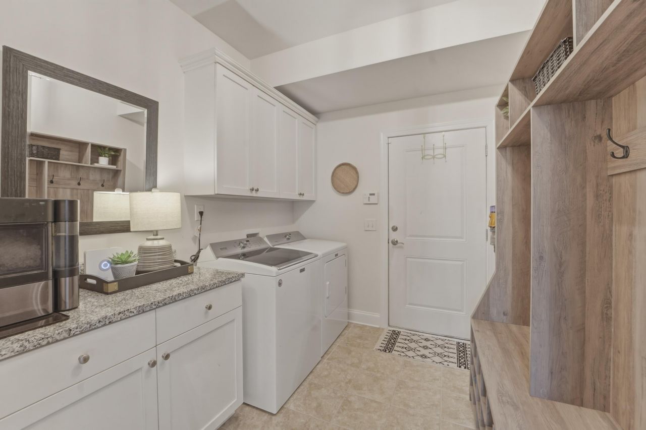 859 Hunt Club Run Photo 32