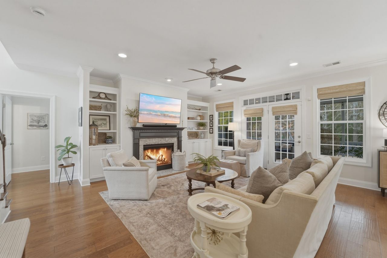 859 Hunt Club Run Photo 5