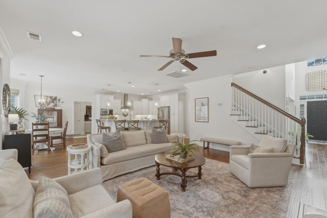 859 Hunt Club Run Photo 6