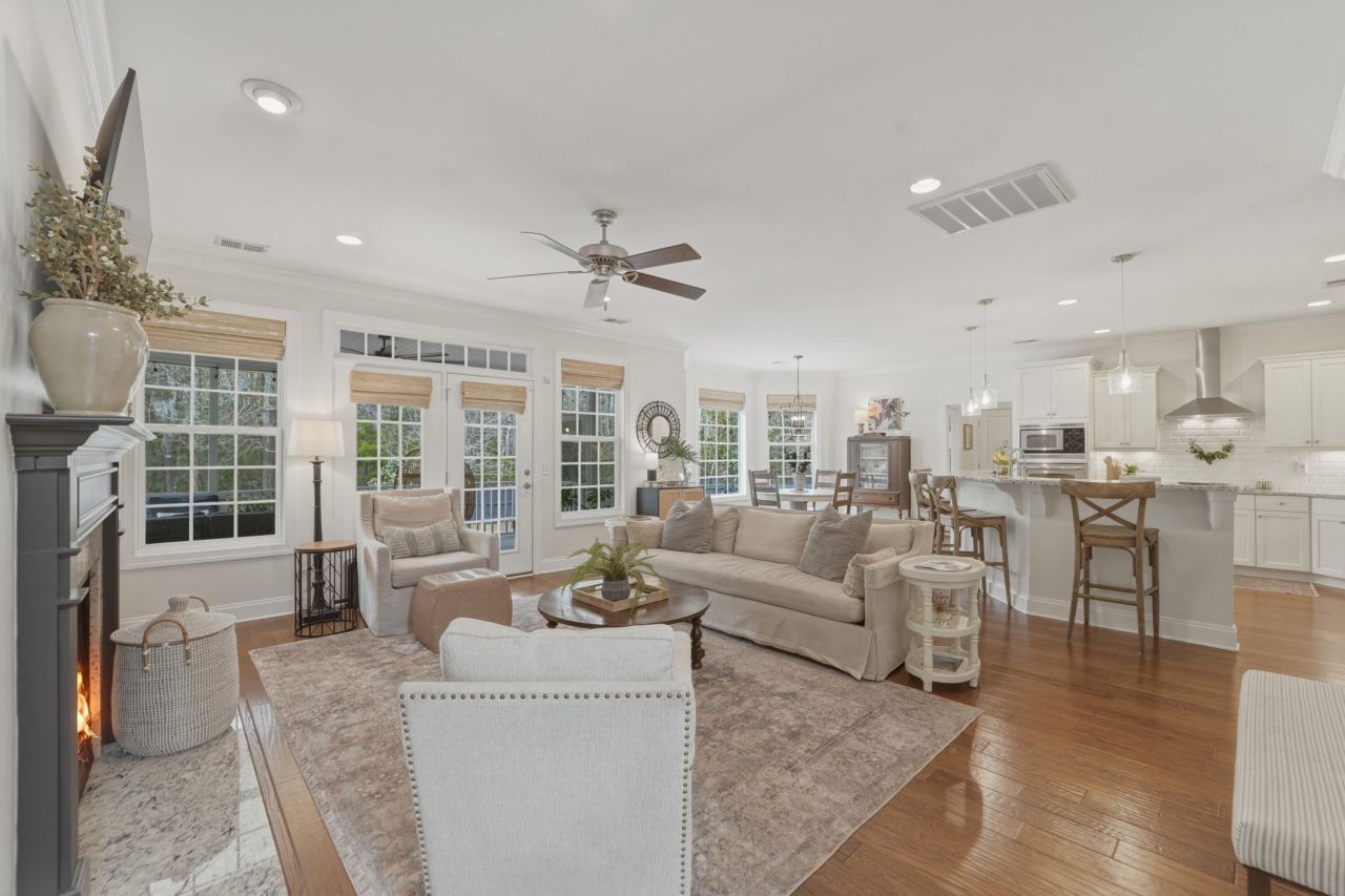 859 Hunt Club Run Photo 7