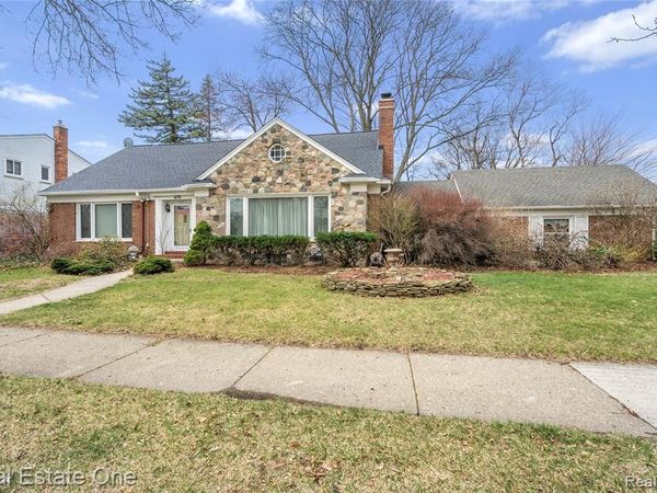 400 Beechmont Street, Dearborn, MI 48124