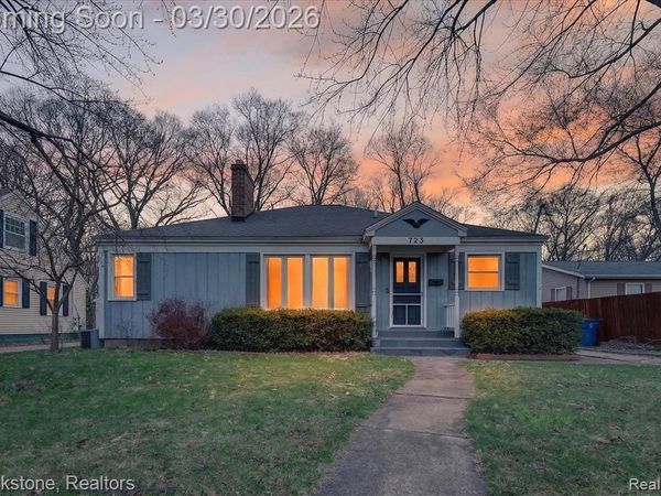 723 Parchmount Avenue, Parchment, MI 49004