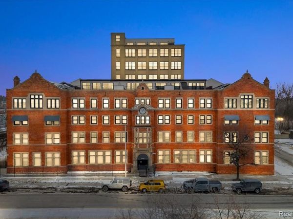 6533 E Jefferson Avenue, Detroit, MI 48207