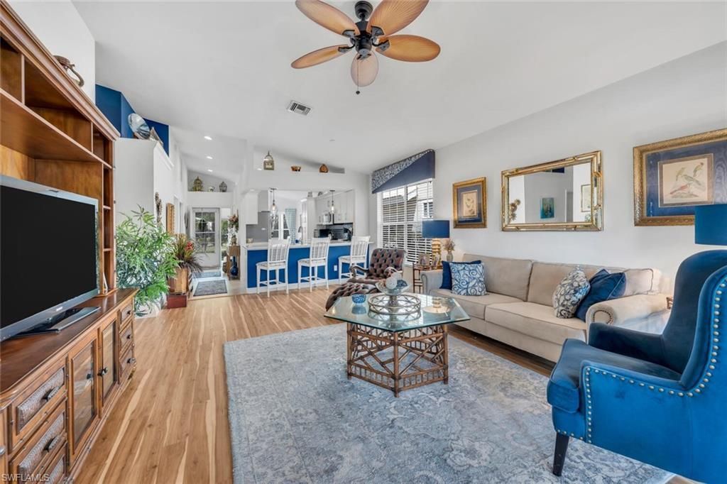 1562 Weybridge Cir, Unit 31, Naples, FL 34110 Photo