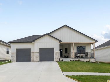 11711 S 189 Street, Gretna, NE 68028