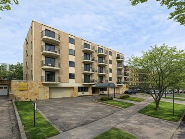 2928 Dean Parkway, Unit 2L, Minneapolis, MN 55416