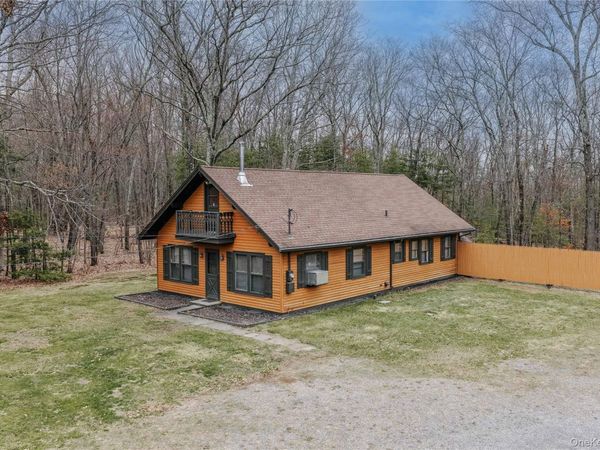 1050 Route 28 , Kingston, NY 12401