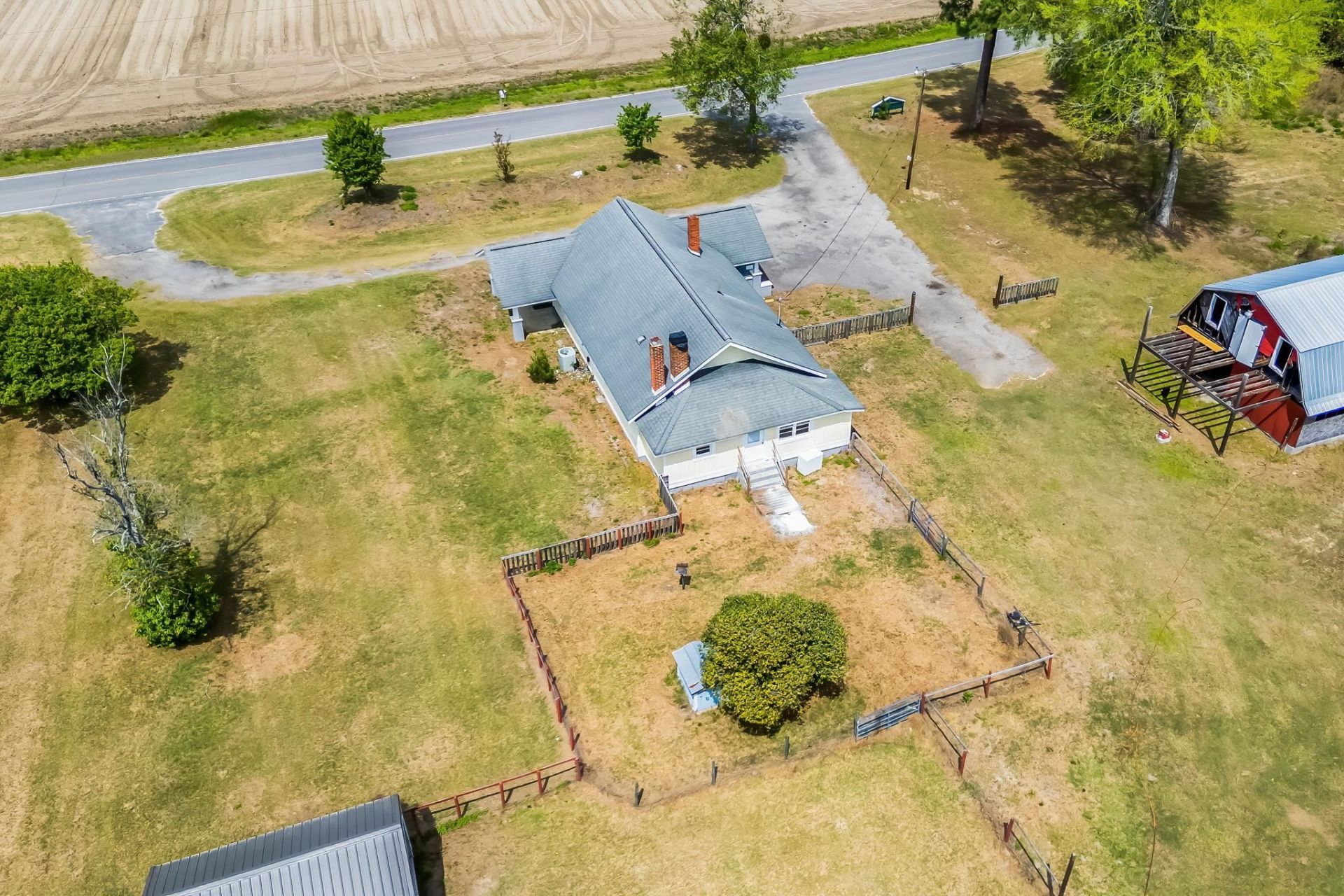 690 Mcnabb Short Cut Rd. Photo 3