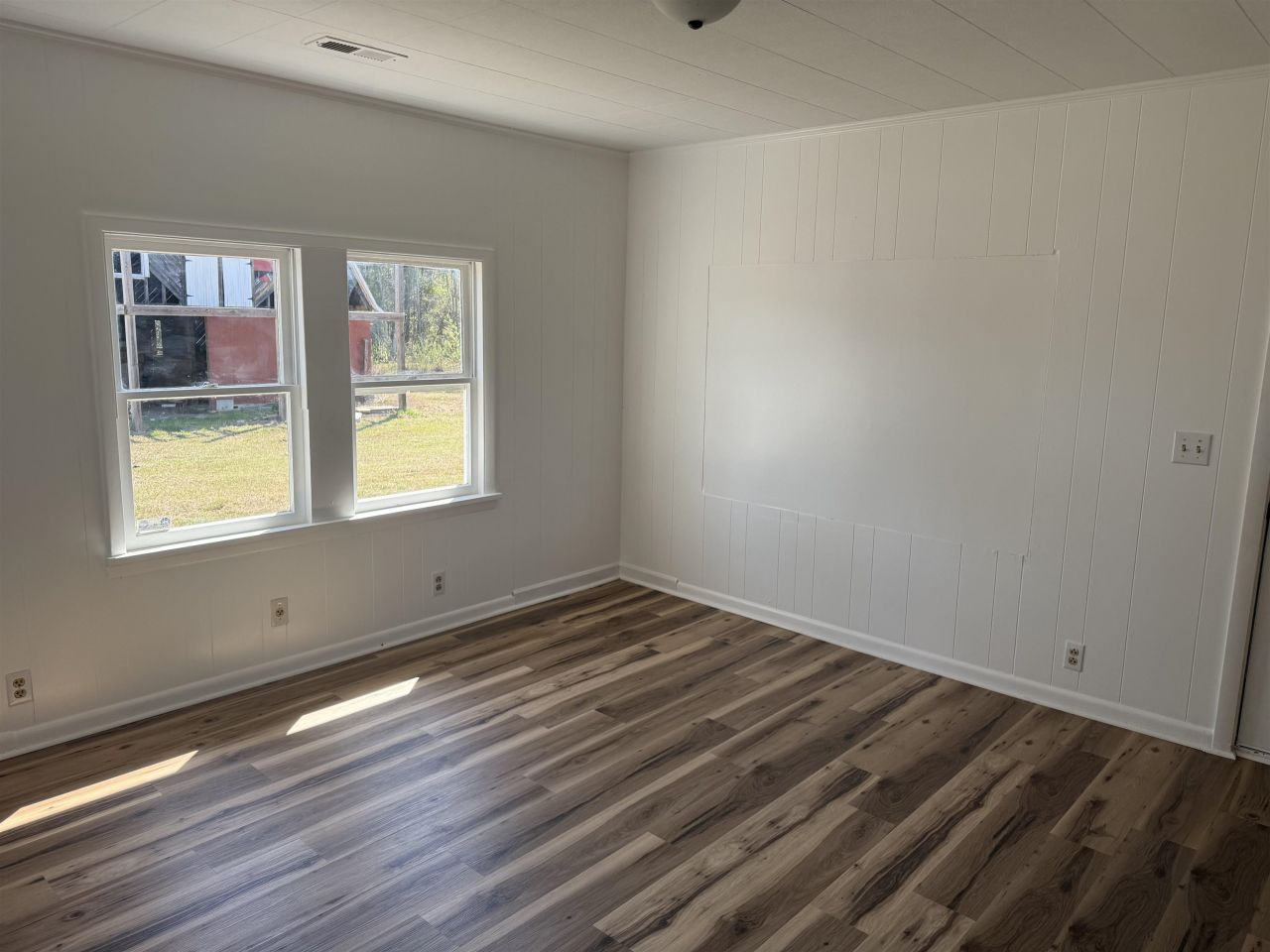 690 Mcnabb Short Cut Rd.  Photo 4