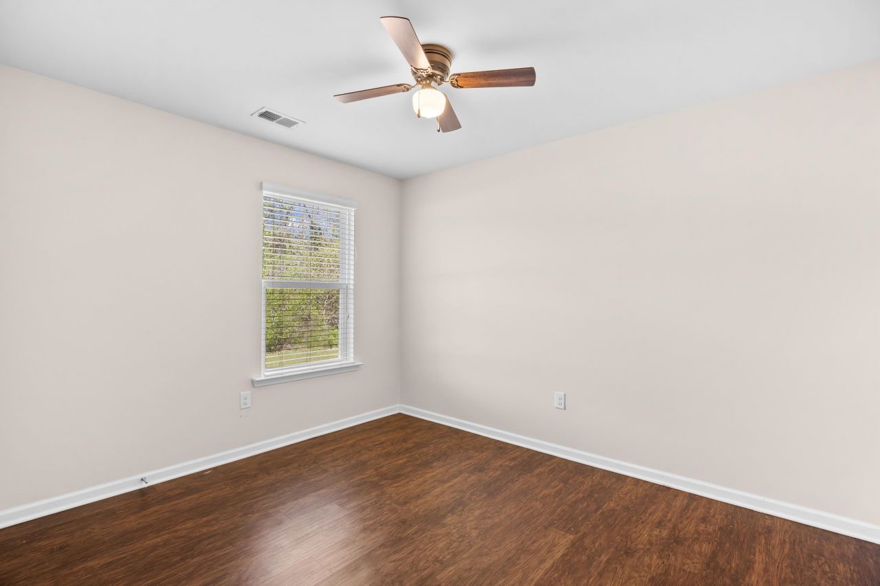 3015 Holly Loop Photo 6