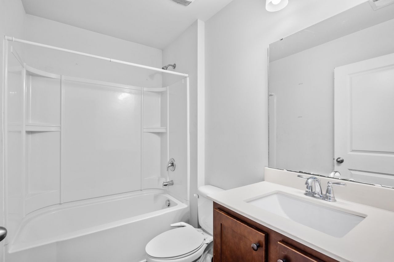 3015 Holly Loop Photo 8