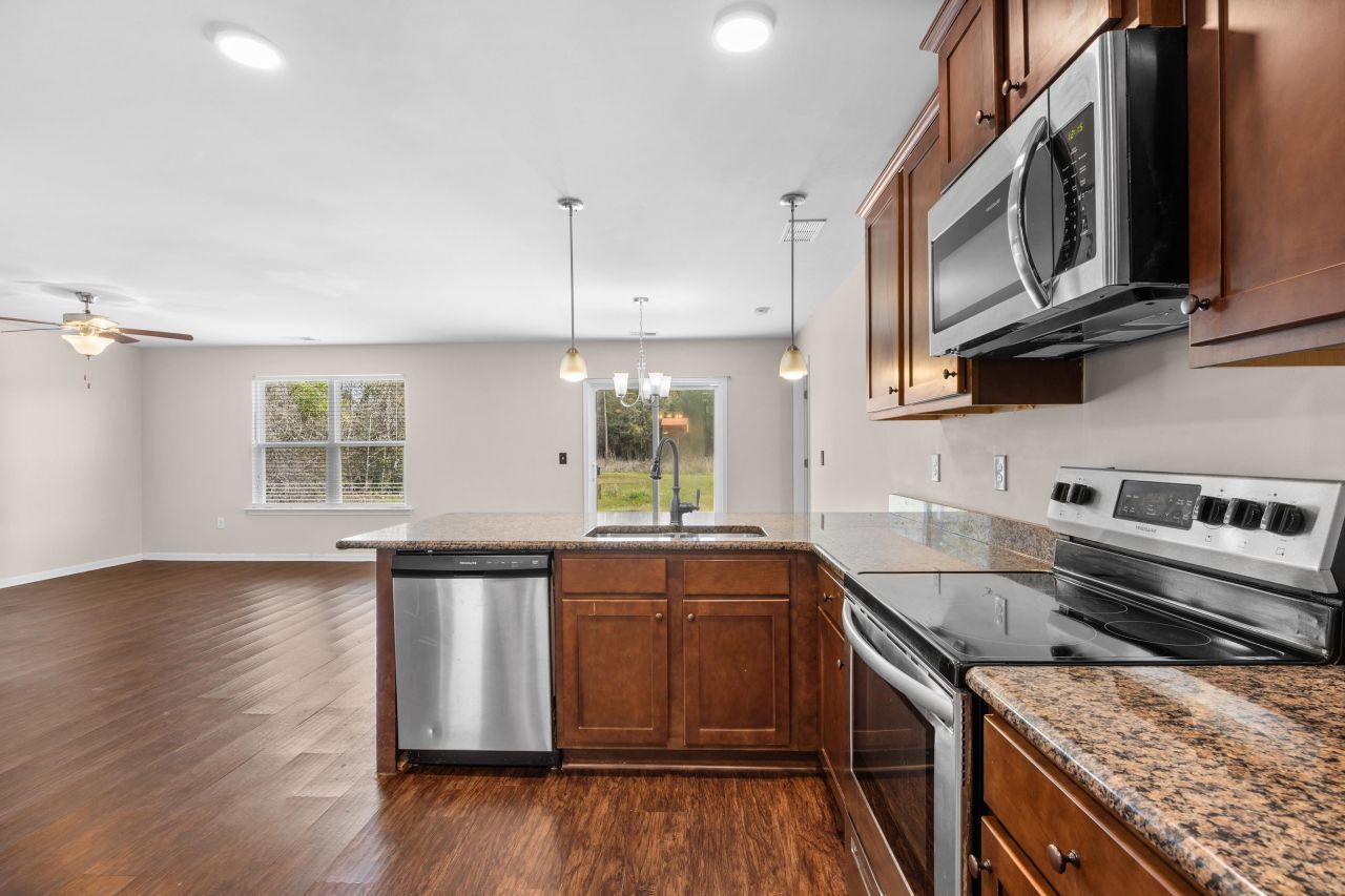 3015 Holly Loop Photo 9