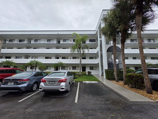 4725 Lucerne Lakes Boulevard E, Unit 106, Greenacres, FL 33467