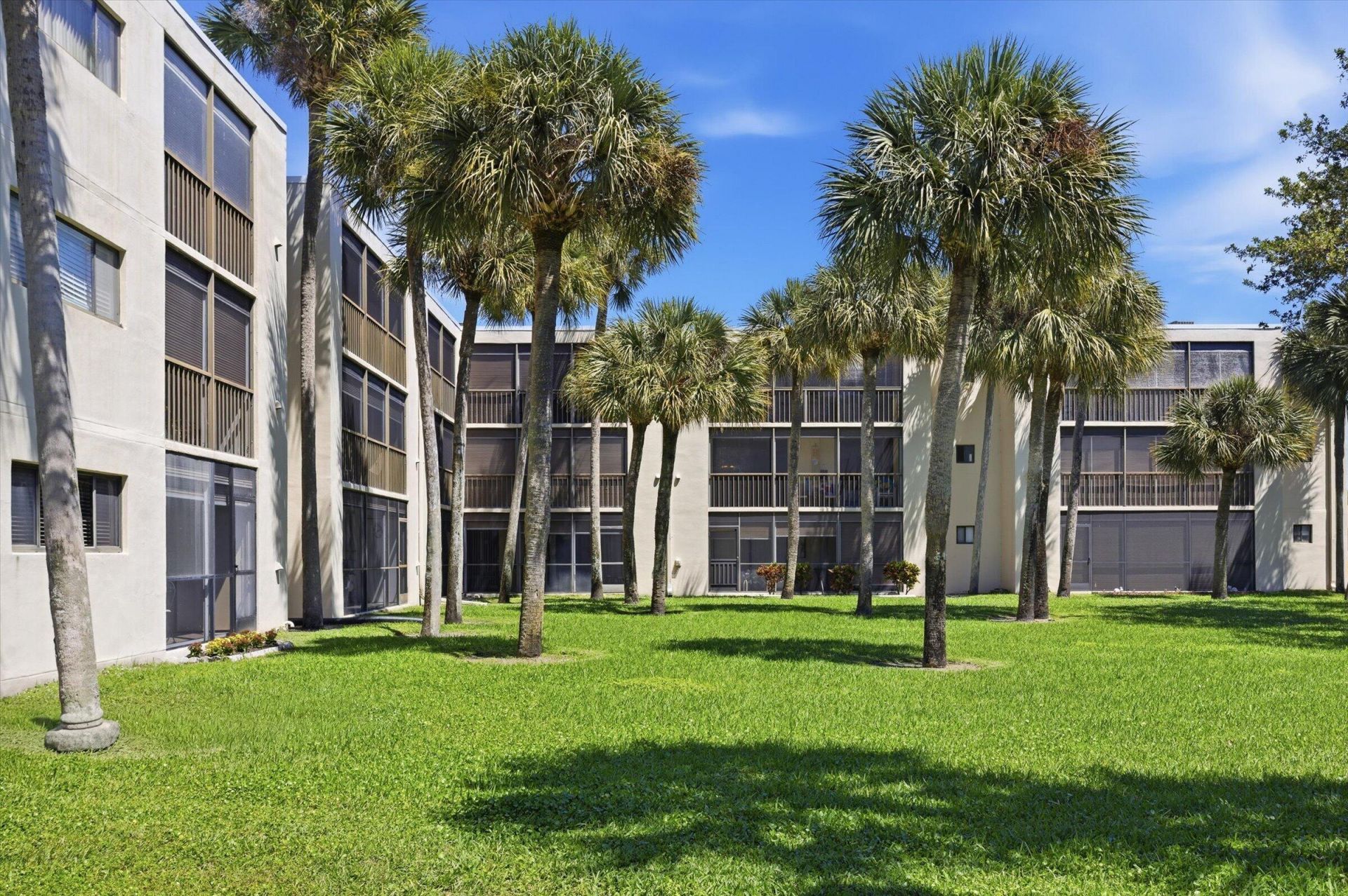 5370 Las Verdes Circle, Unit 303, Delray Beach, FL 33484 Photo