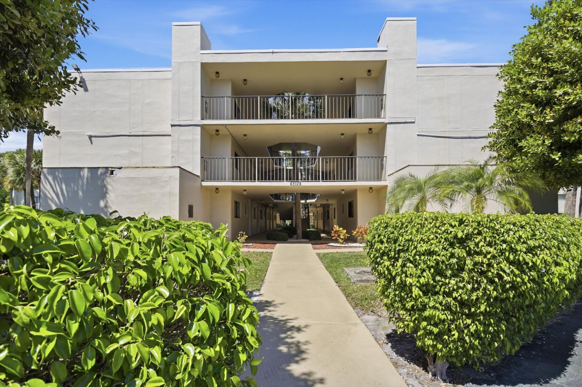 5370 Las Verdes Circle, Unit 303, Delray Beach, FL 33484 Photo
