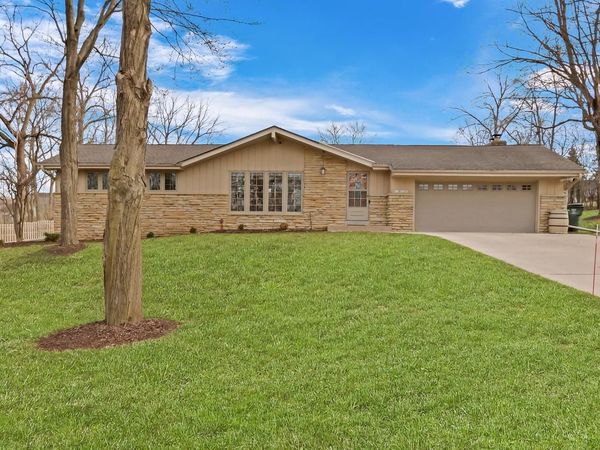 N17W27387 Lakefield DRIVE, Pewaukee, WI 53072