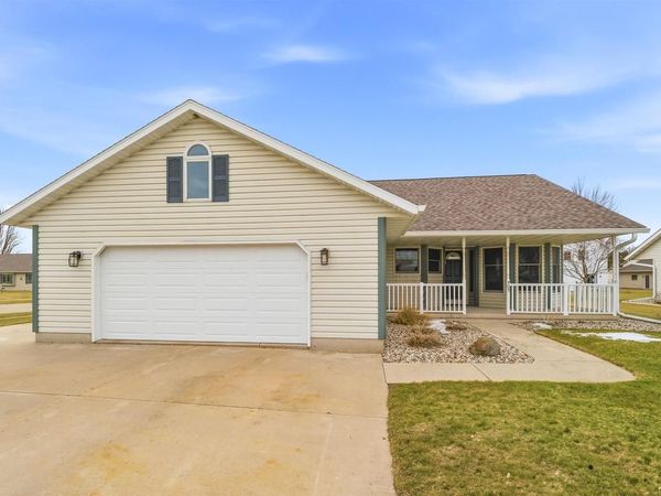 405 W HAWTHORNE DRIVE, Waupun, WI 53963