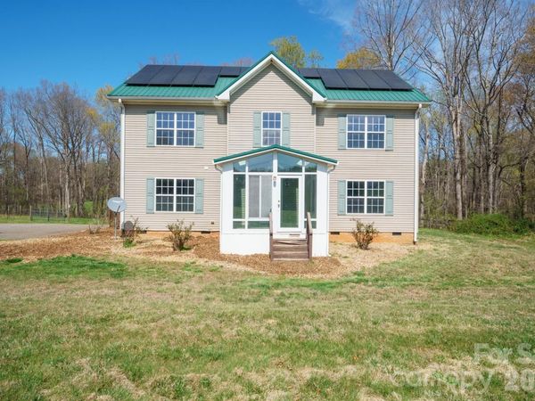 193 Red Hawk Lane , Olin, NC 28660