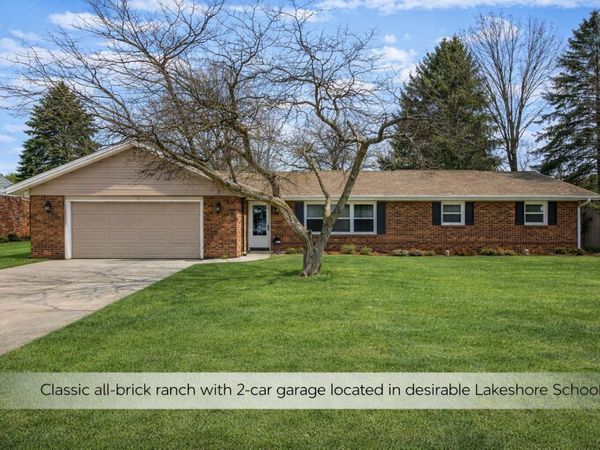 2787 Royal Queens Road, Stevensville, MI 49127