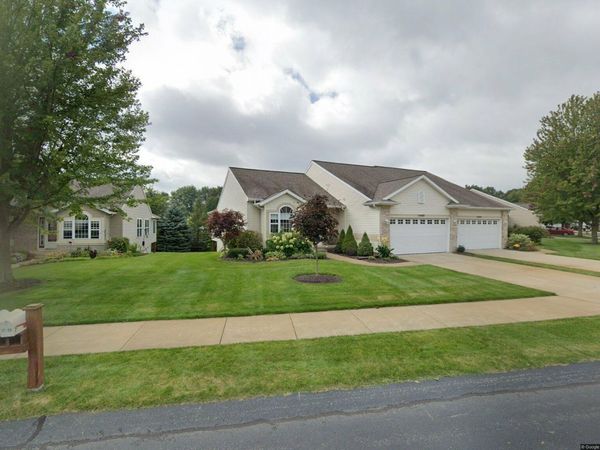 15497 Winchester Circle, Grand Haven, MI 49417