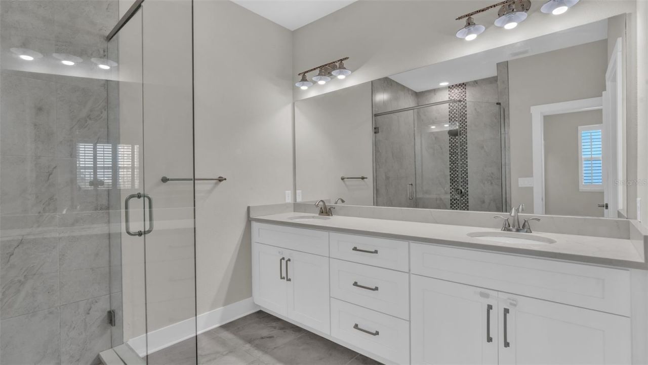 1237 Savona Drive Ne, Saint Petersburg, FL 33702 Photo