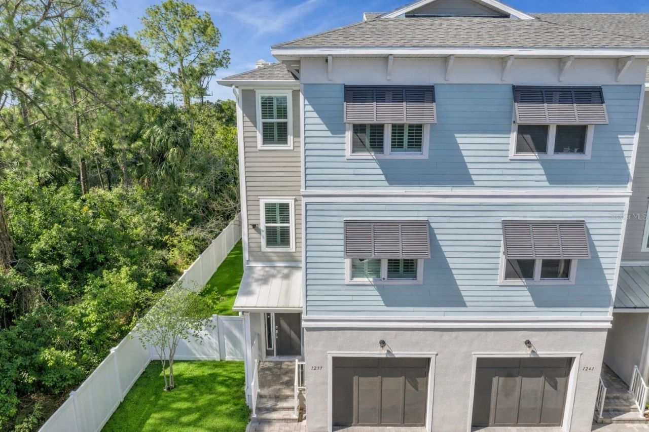 1237 Savona Drive Ne, Saint Petersburg, FL 33702 Photo