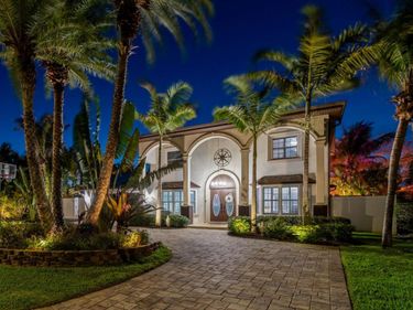 10127 PARADISE BOULEVARD, TREASURE ISLAND, FL 33706