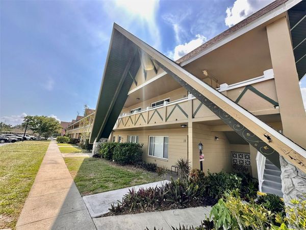 2000 WORLD PARKWAY BOULEVARD , Unit 25, CLEARWATER, FL 33763