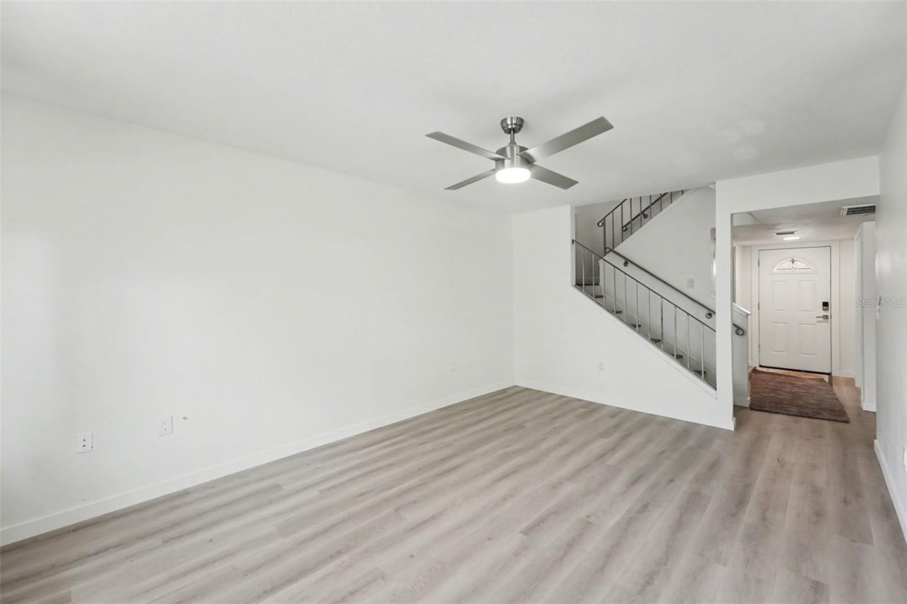 1640 Cape Hope Avenue Ne, Unit 4, Saint Petersburg, FL 33702 Photo