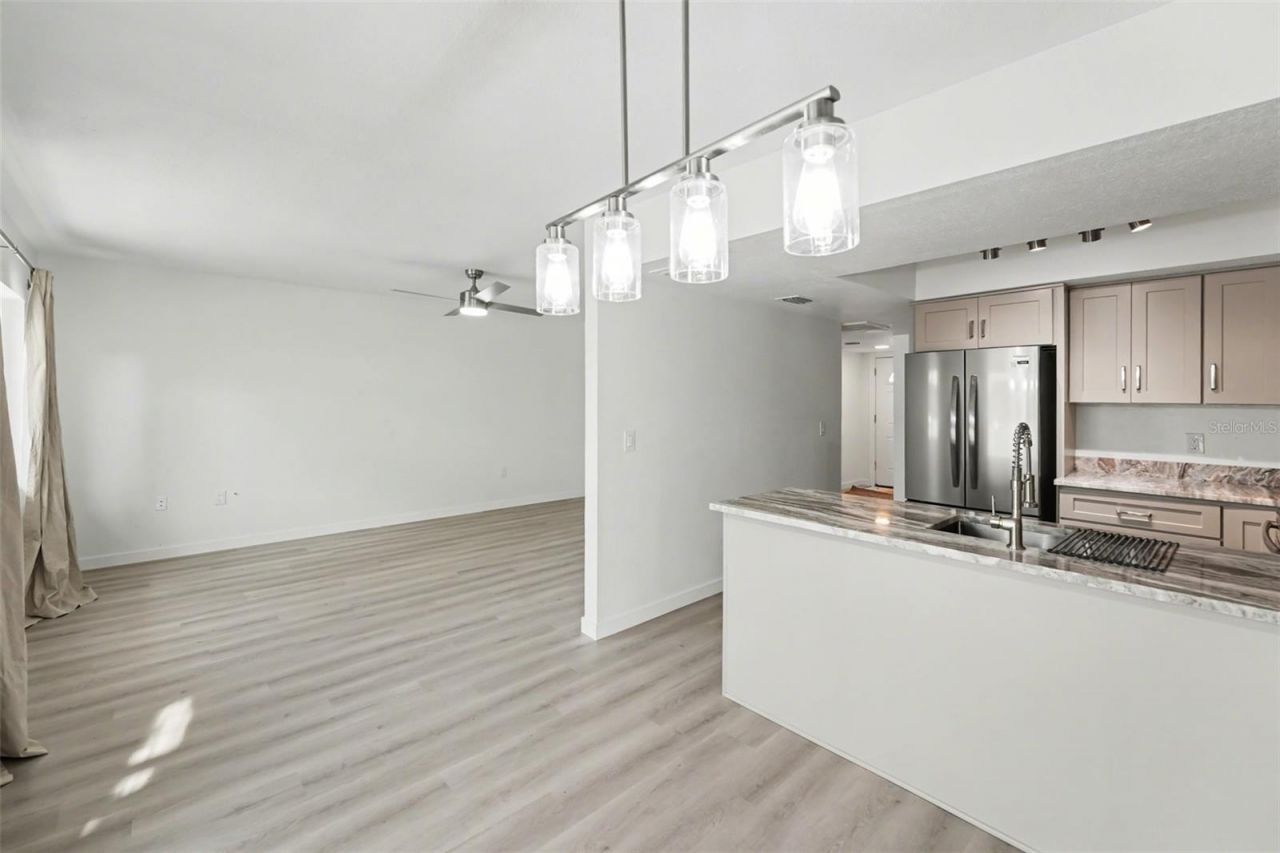 1640 Cape Hope Avenue Ne, Unit 4, Saint Petersburg, FL 33702 Photo