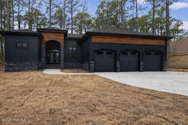 922 Crooked Creek Drive, New Bern, NC 28560 Main Photo