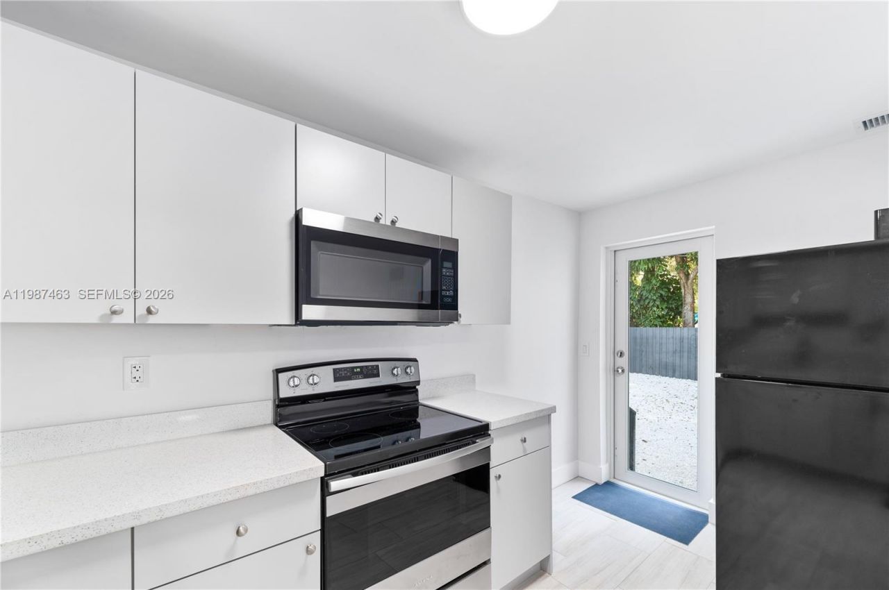 5731 SW 62nd Ter , Miami, FL 33143 Photo