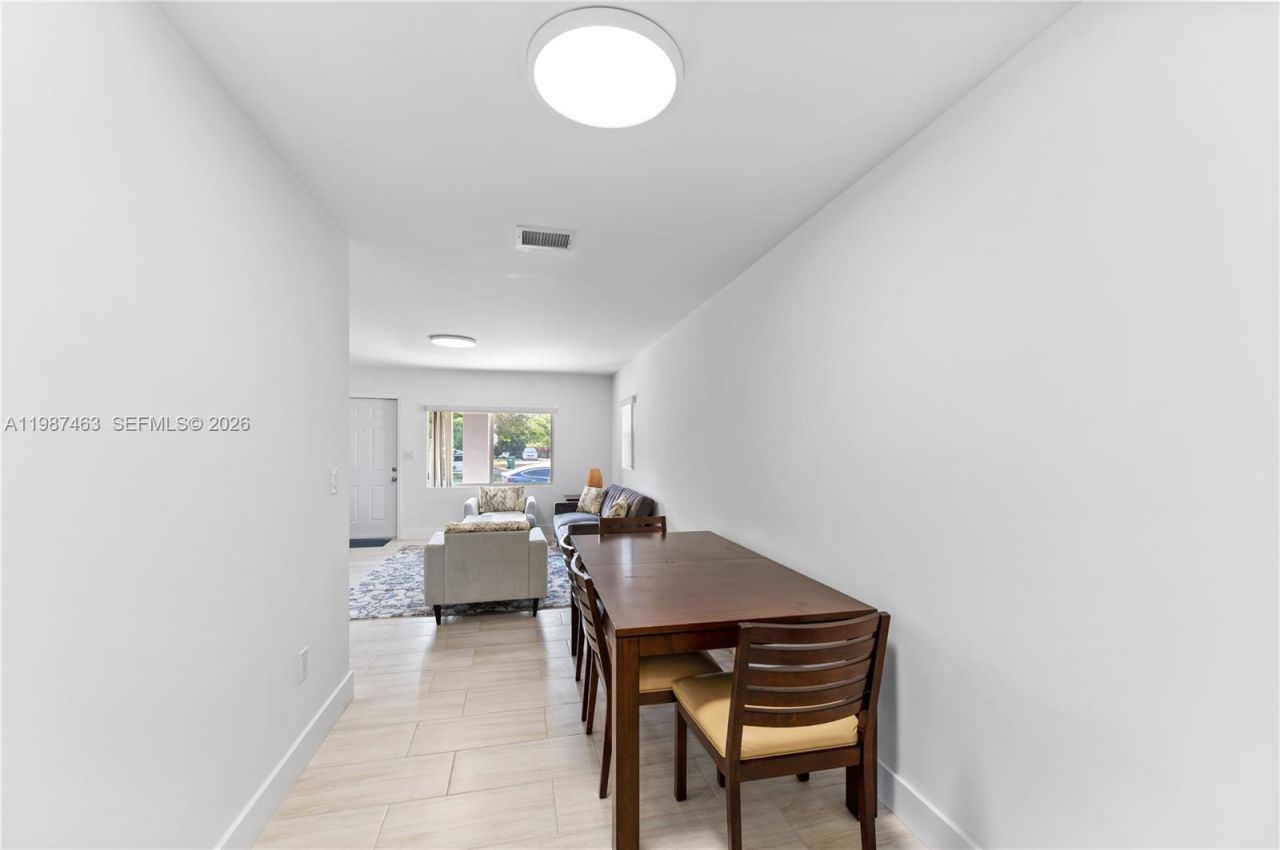 5731 SW 62nd Ter , Miami, FL 33143 Photo